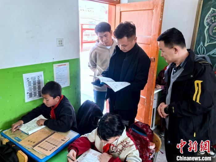 从潇湘到和田：90后欧睿青以沙漠足球激活乡村新