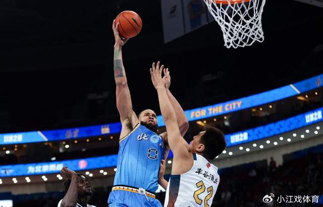 北京首钢麦基首秀助队大胜四川男篮 稳居争冠行