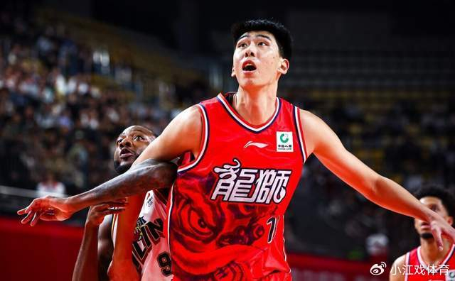 北京首钢麦基首秀助队大胜四川男篮 稳居争冠行