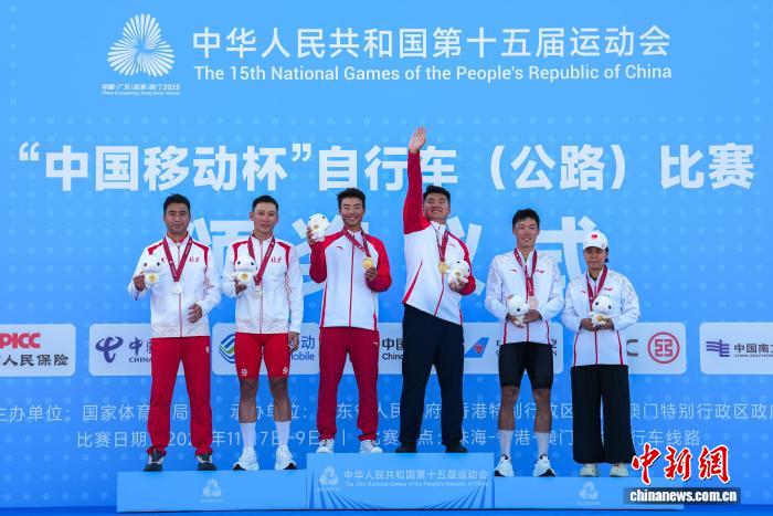 山东选手刘志城勇夺全运会跨境公路自行车赛冠