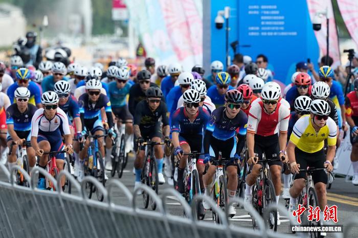 山东选手刘志城勇夺全运会跨境公路自行车赛冠