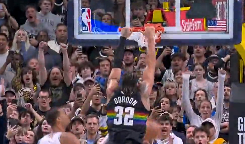 约基奇精准传球助攻戈登关键暴扣 掘金马刺末节