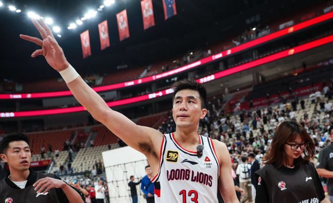 郭艾伦回应被好友诈骗传闻：未受骗并追责造谣