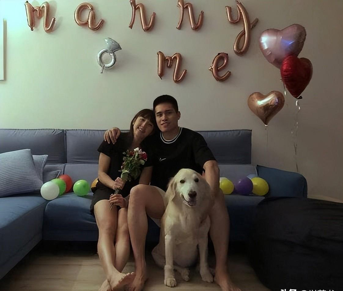 陈盈骏顶薪困境破局：妻子举家迁京助力后场核